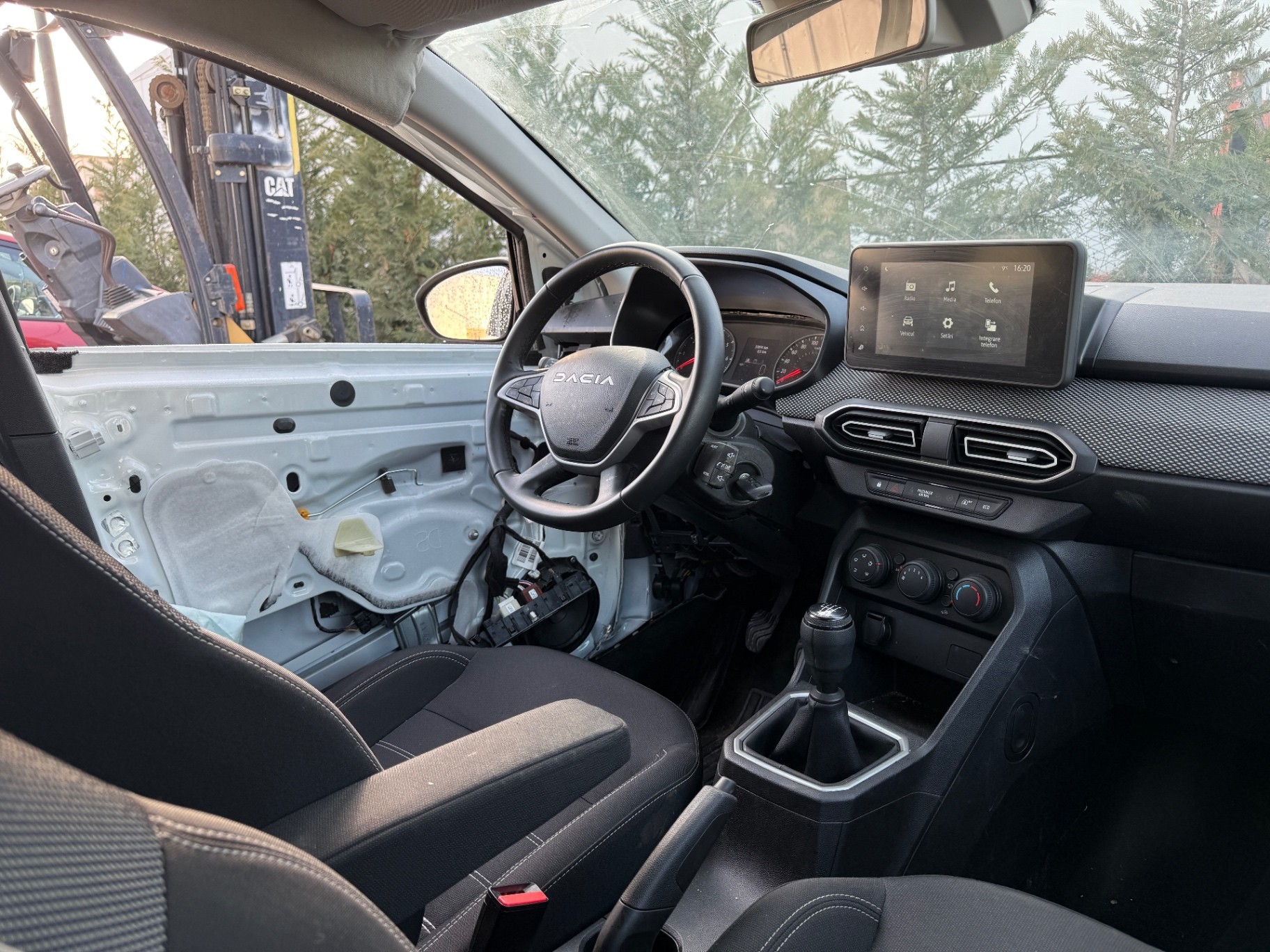 Dacia Jogger 2024 avariat - imagine 16