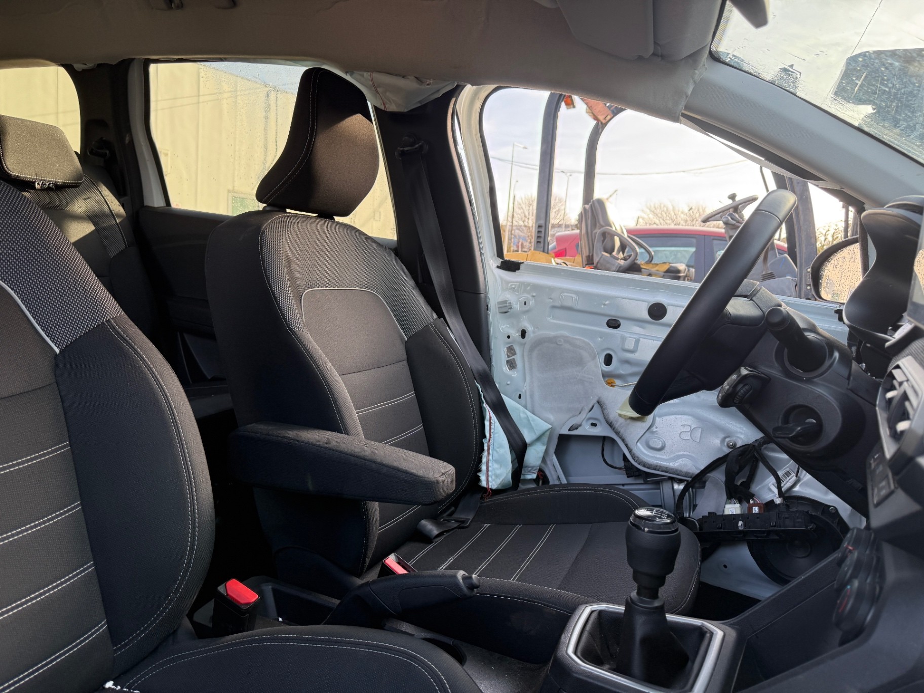 Dacia Jogger 2024 avariat - imagine 17