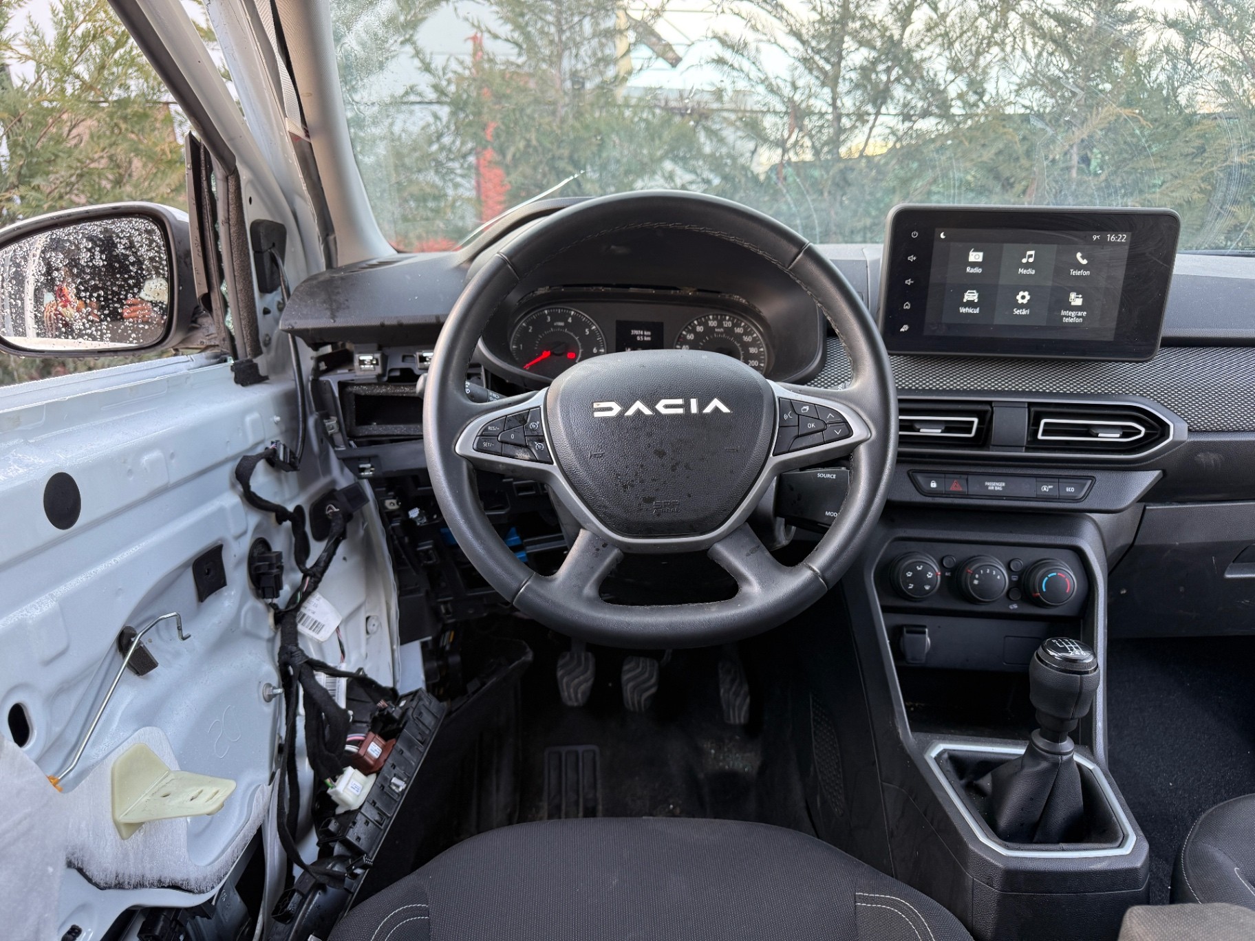 Dacia Jogger 2024 avariat - imagine 18