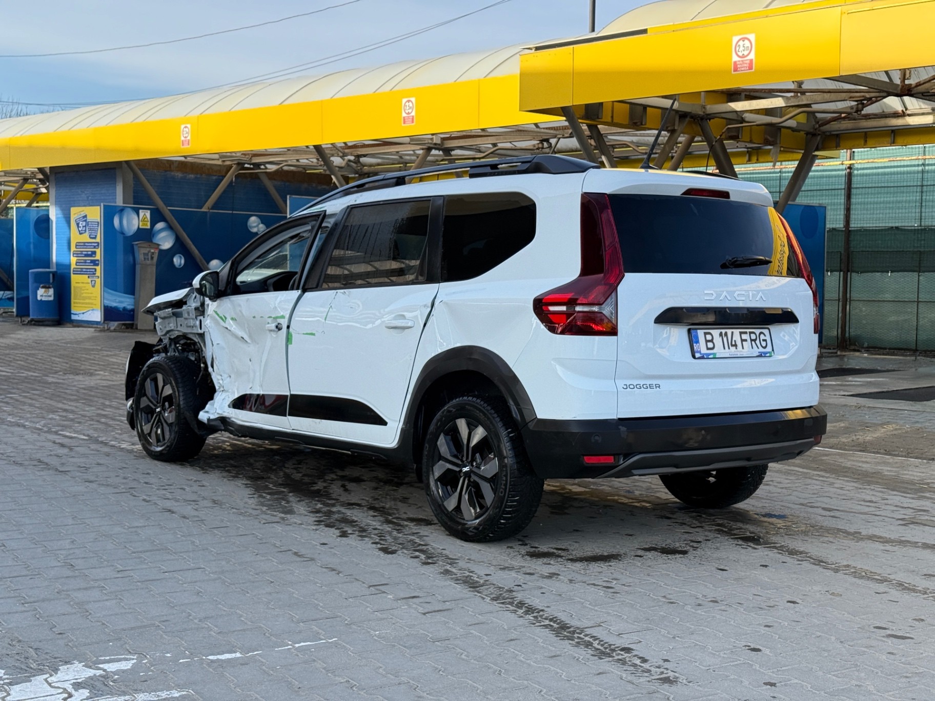 Dacia Jogger 2024 avariat - imagine 5