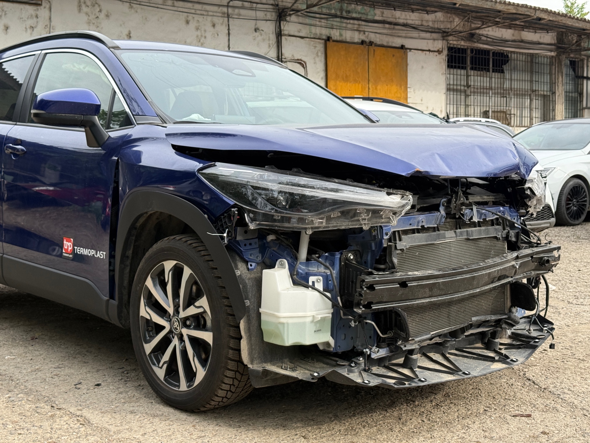 Toyota Corolla Cross 2025 avariat - imagine 10