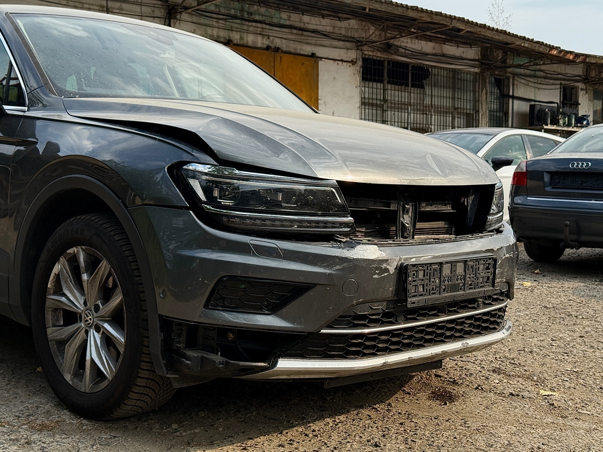 Volkswagen Tiguan 4x4 2018 avariat - imagine 8