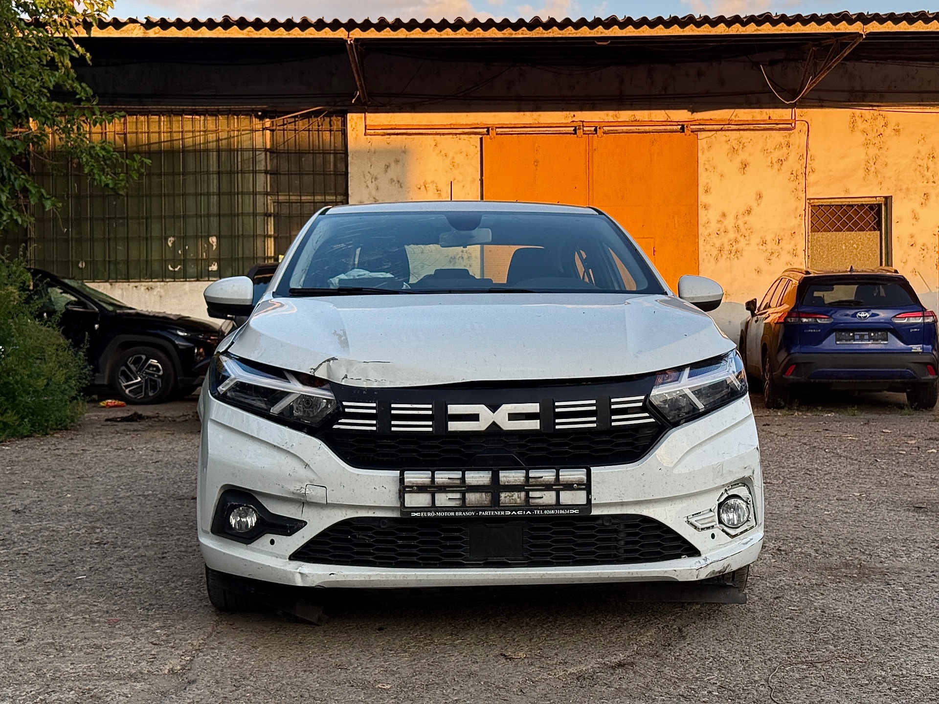 Dacia Logan 2023 avariat - imagine 2