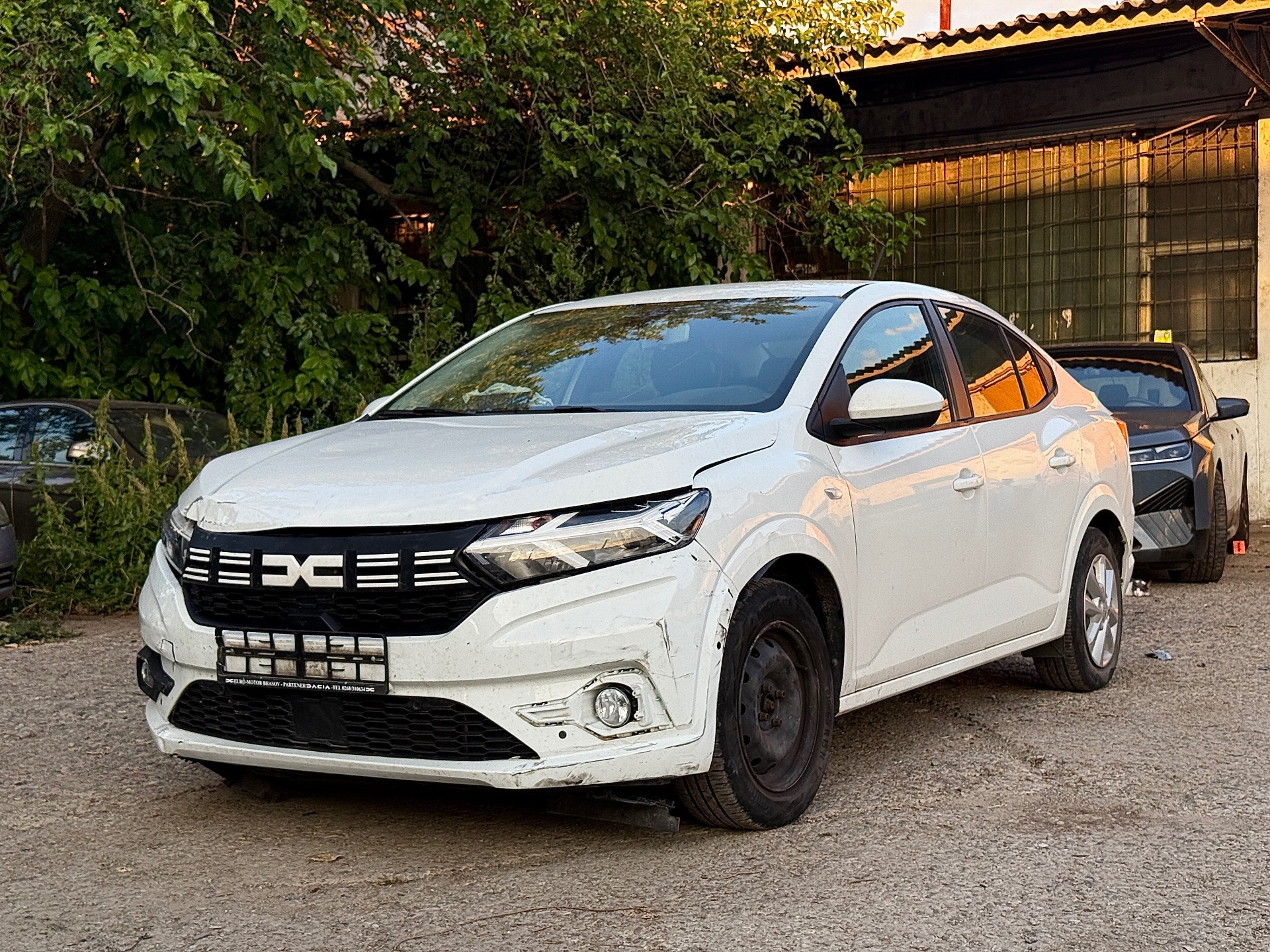 Dacia Logan 2023 avariat - imagine 3