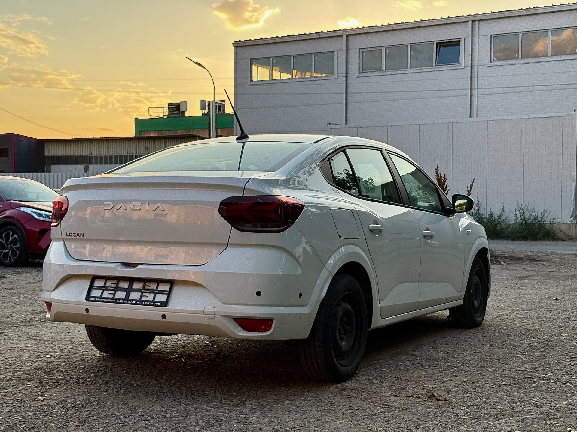 Dacia Logan 2023 avariat - imagine 7