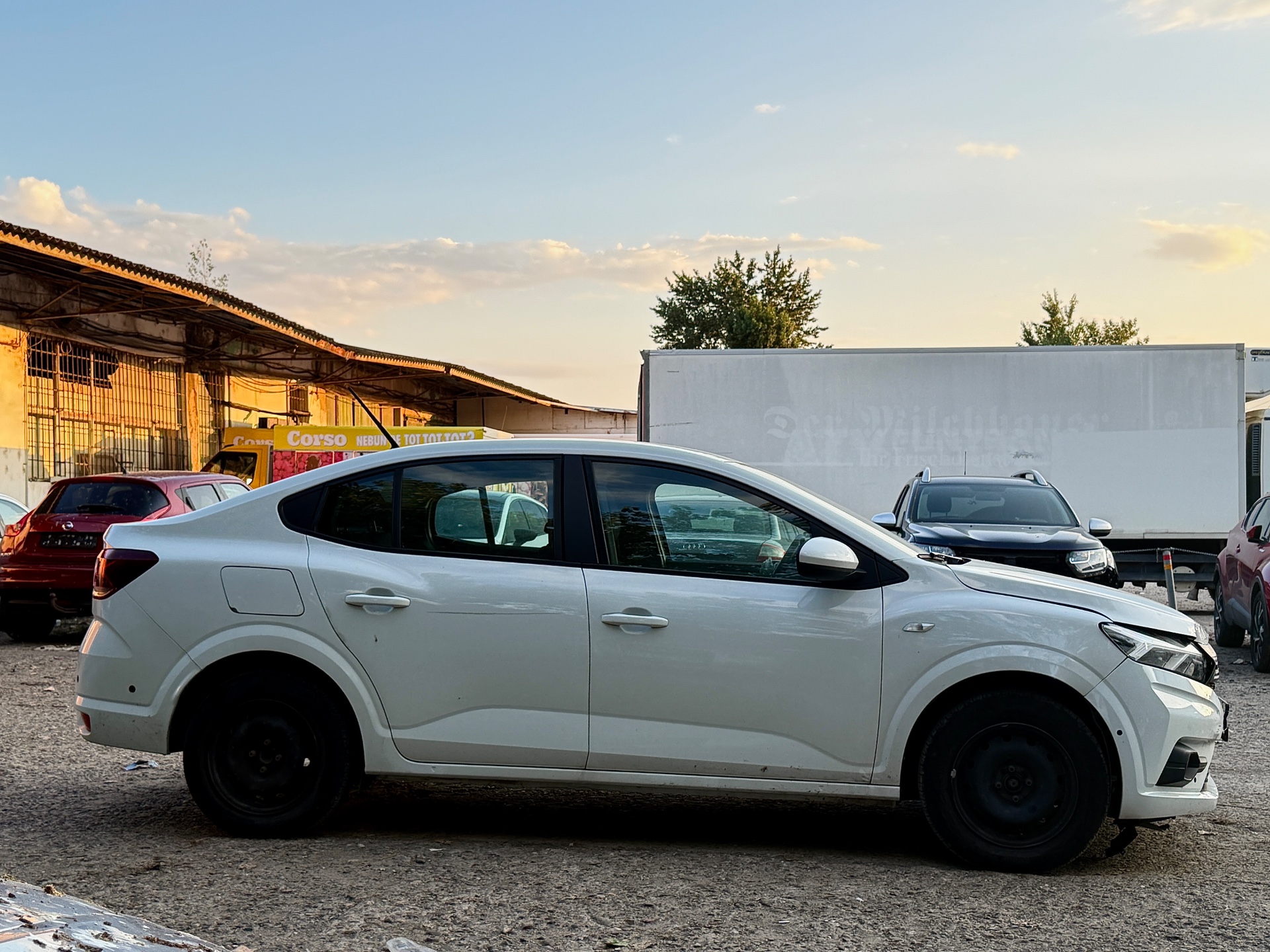 Dacia Logan 2023 avariat - imagine 8