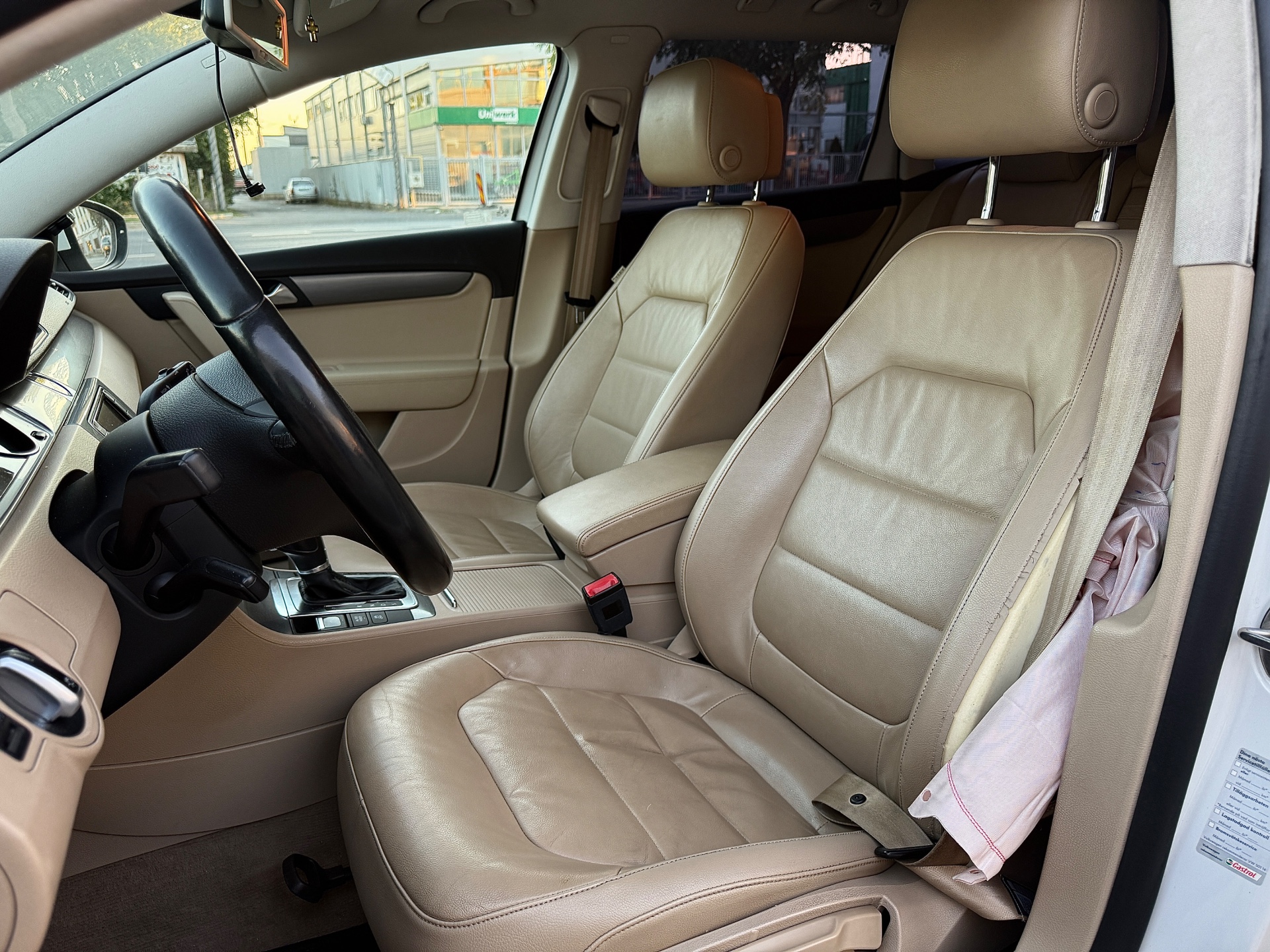 Volkswagen Passat 2013 avariat - imagine 15