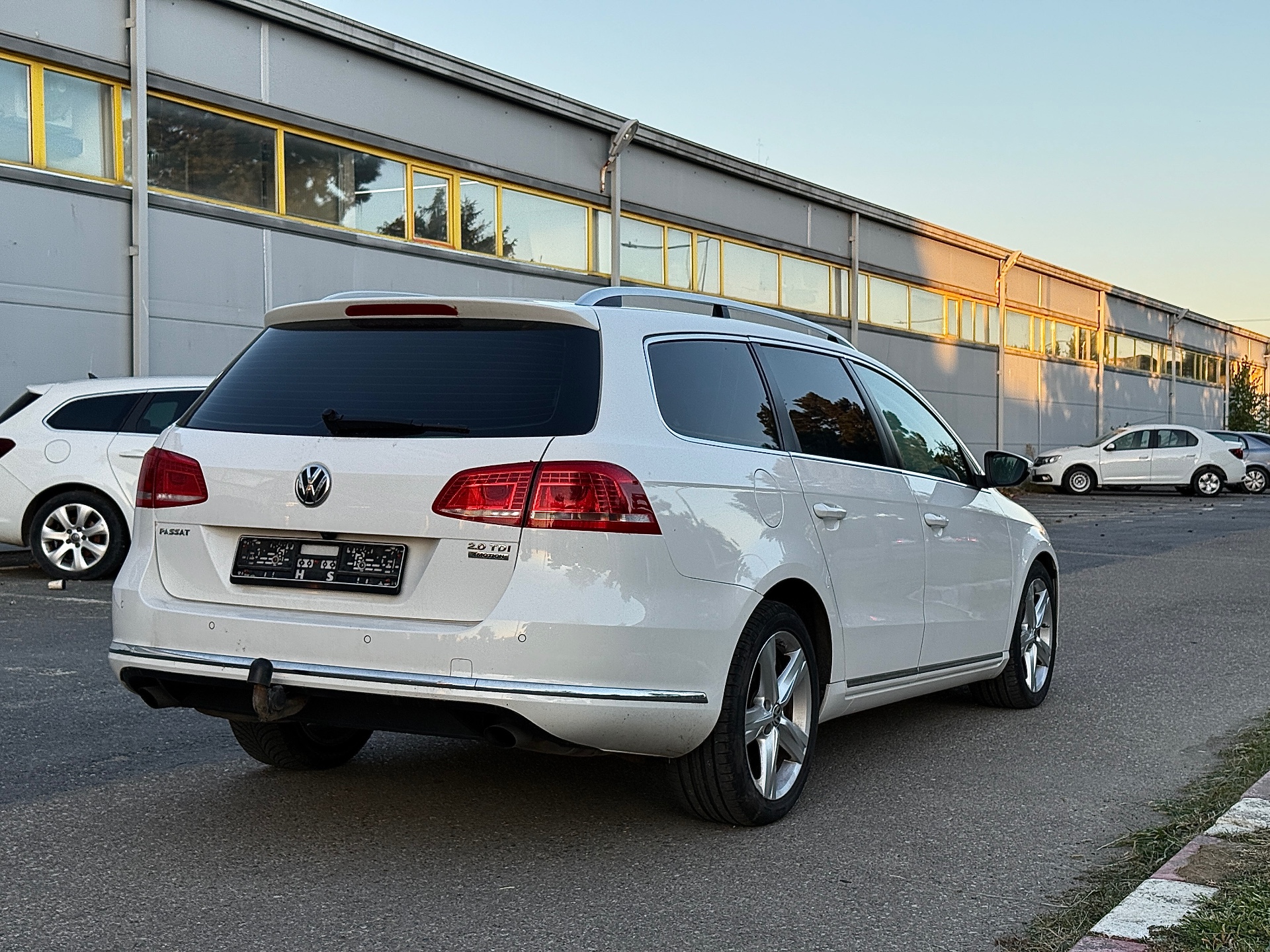 Volkswagen Passat 2013 avariat - imagine 8