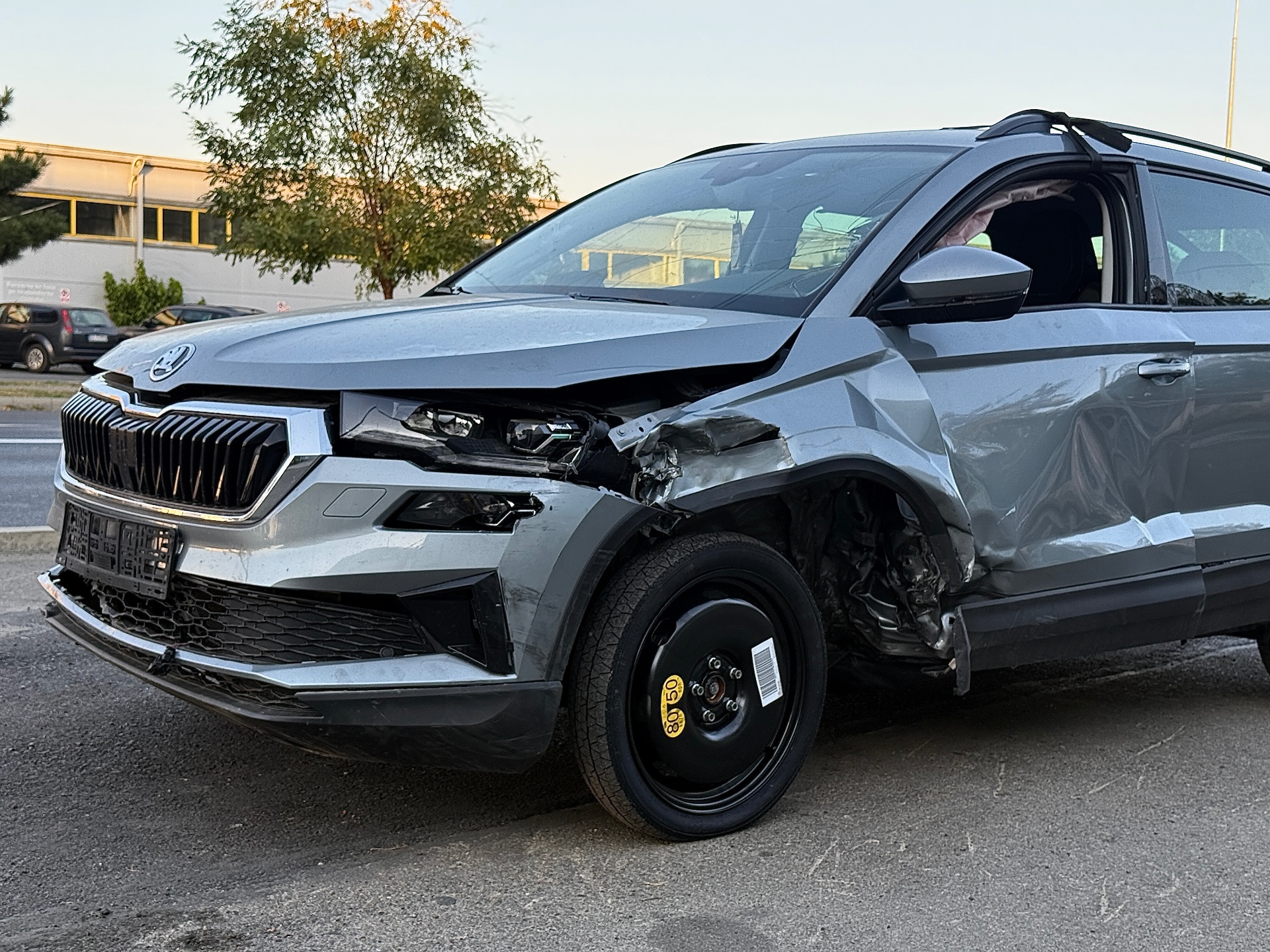 Skoda Karoq 2026 avariat - imagine 9