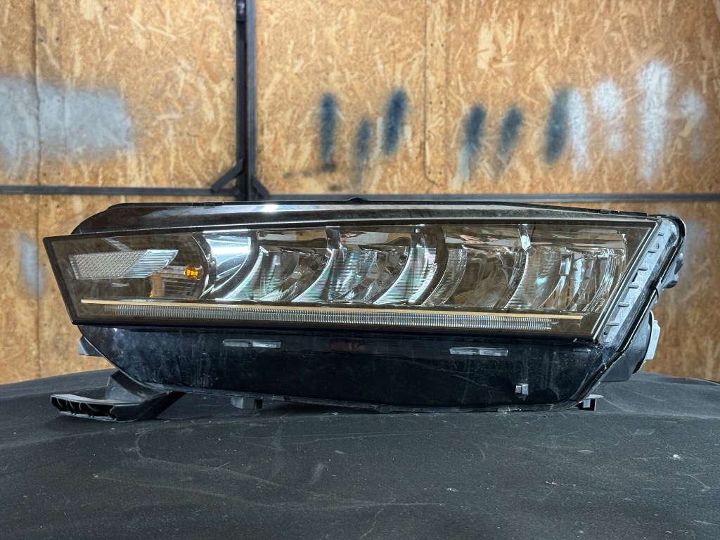 Far Stanga Full Led Skoda Octavia 4 Skoda