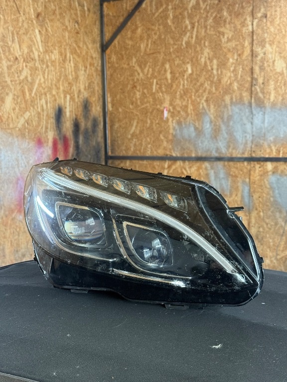 Far dreapta Original ils full led Mercedes
